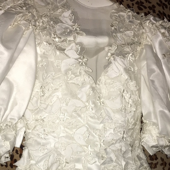 Long tail Vintage wedding dress from the 70s - Picture 5 of 11